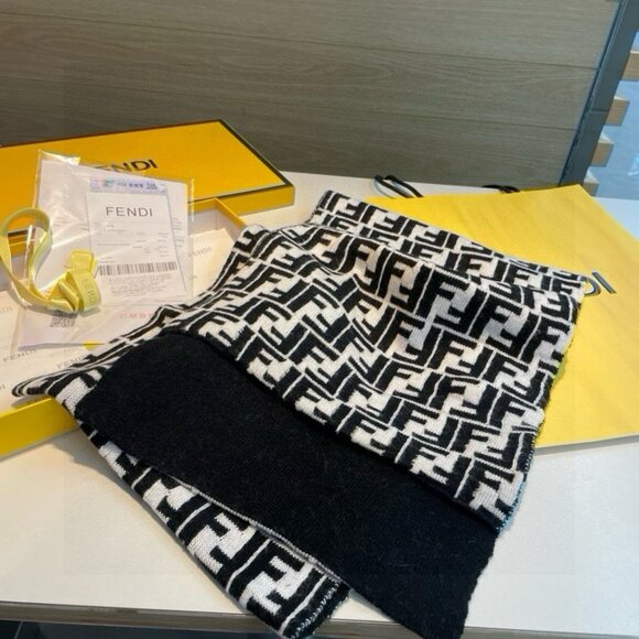 Fendi Scarf - Picture 1 of 7